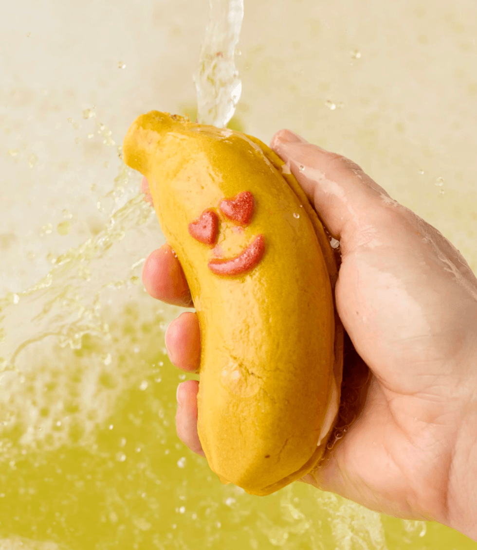 \u200bLe pain moussant Bananas for you de Lush Canada.