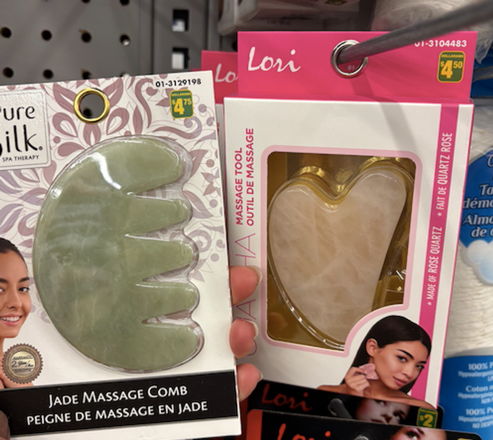 \u200bOutils de massage en pierre naturelle.