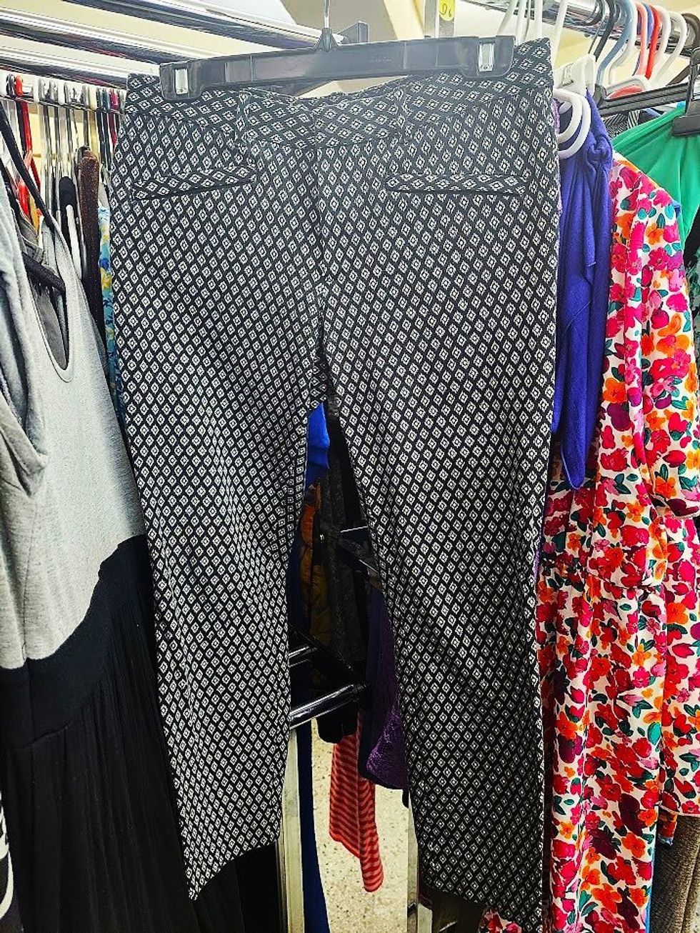 \u200bPantalon imprim\u00e9 de la marque GAP.