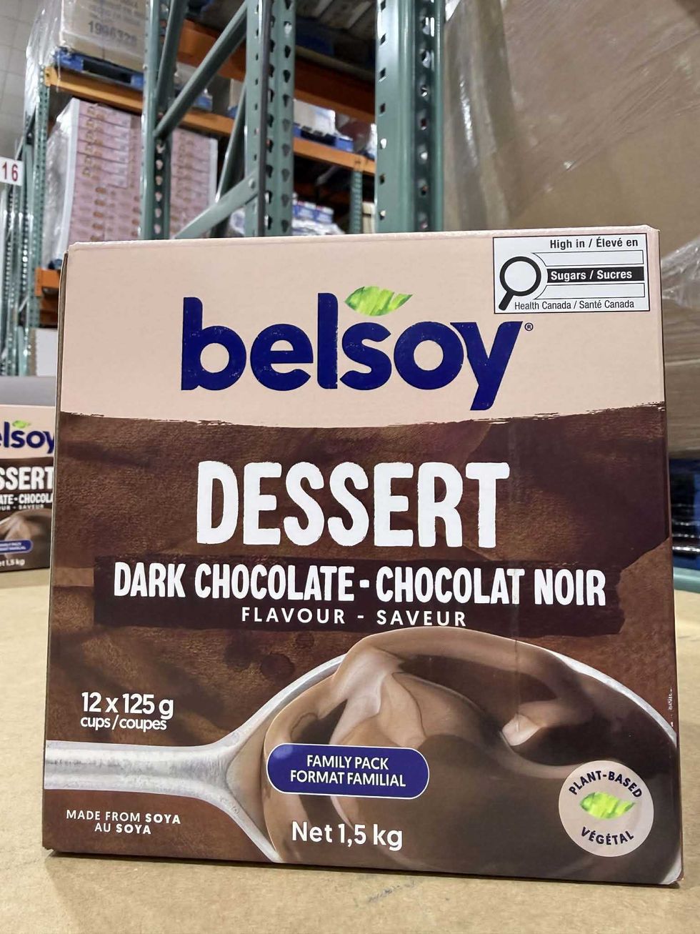 \u200bPoudings v\u00e9g\u00e9taliens au chocolat noir de la marque Belsoy en vente chez Costco pour 8,89 $.