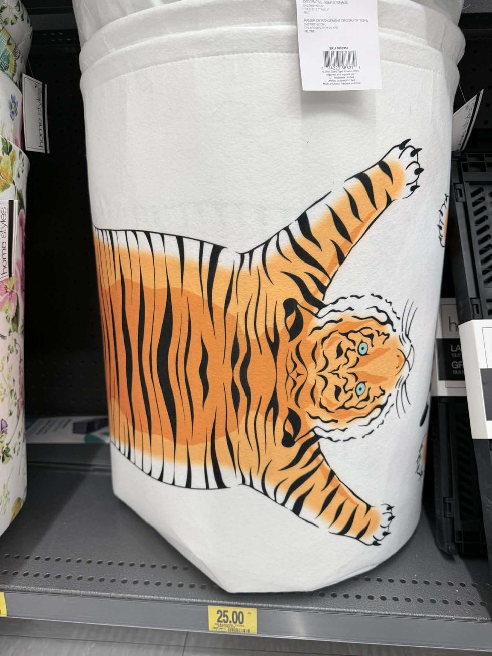 \u200bSac de rangement en tissu avec illustration de tigre en vente au Tigre G\u00e9ant pour 25 $.