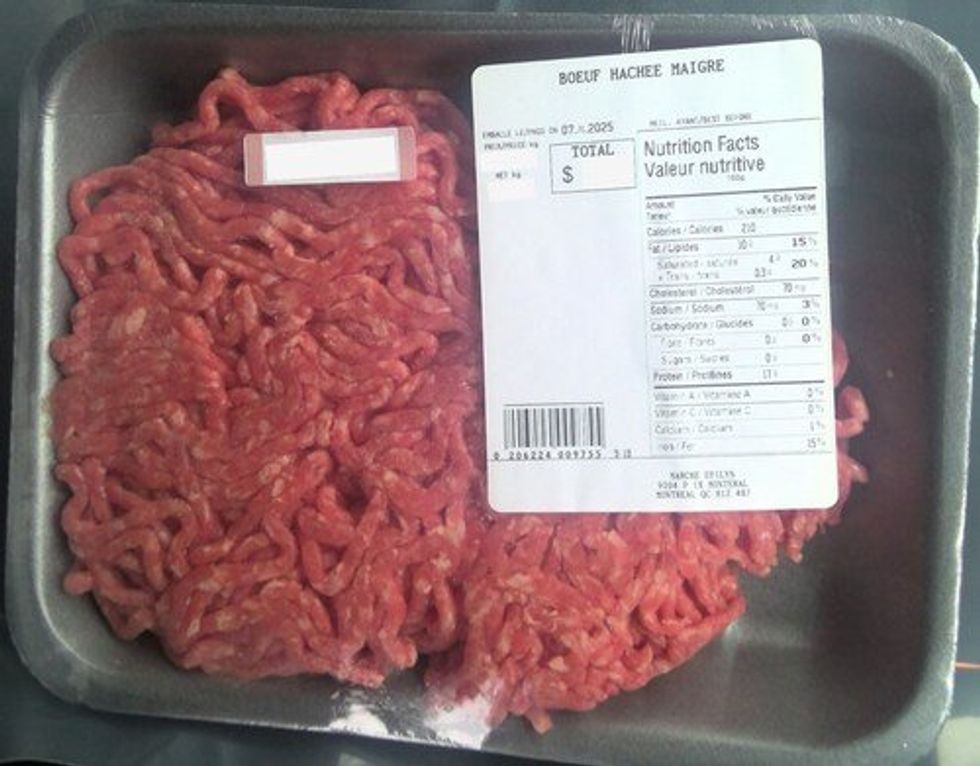 \u200bUn emballage de boeuf hach\u00e9.