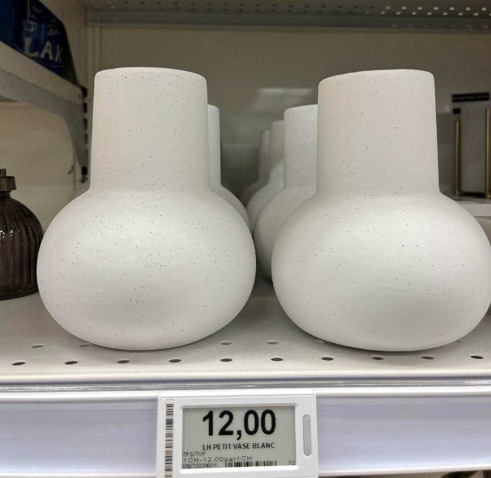 \u200bVase blanc de chez Maxi & Cie.
