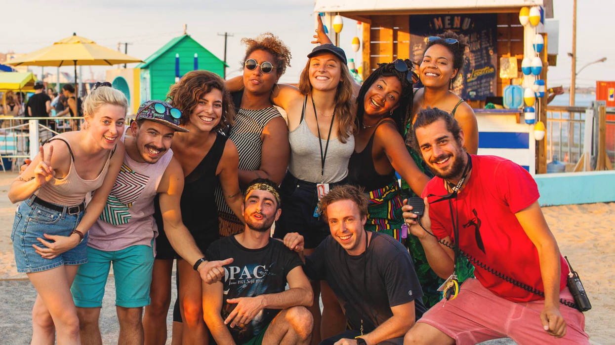 Un groupe au Village au Pied-du-Courant.