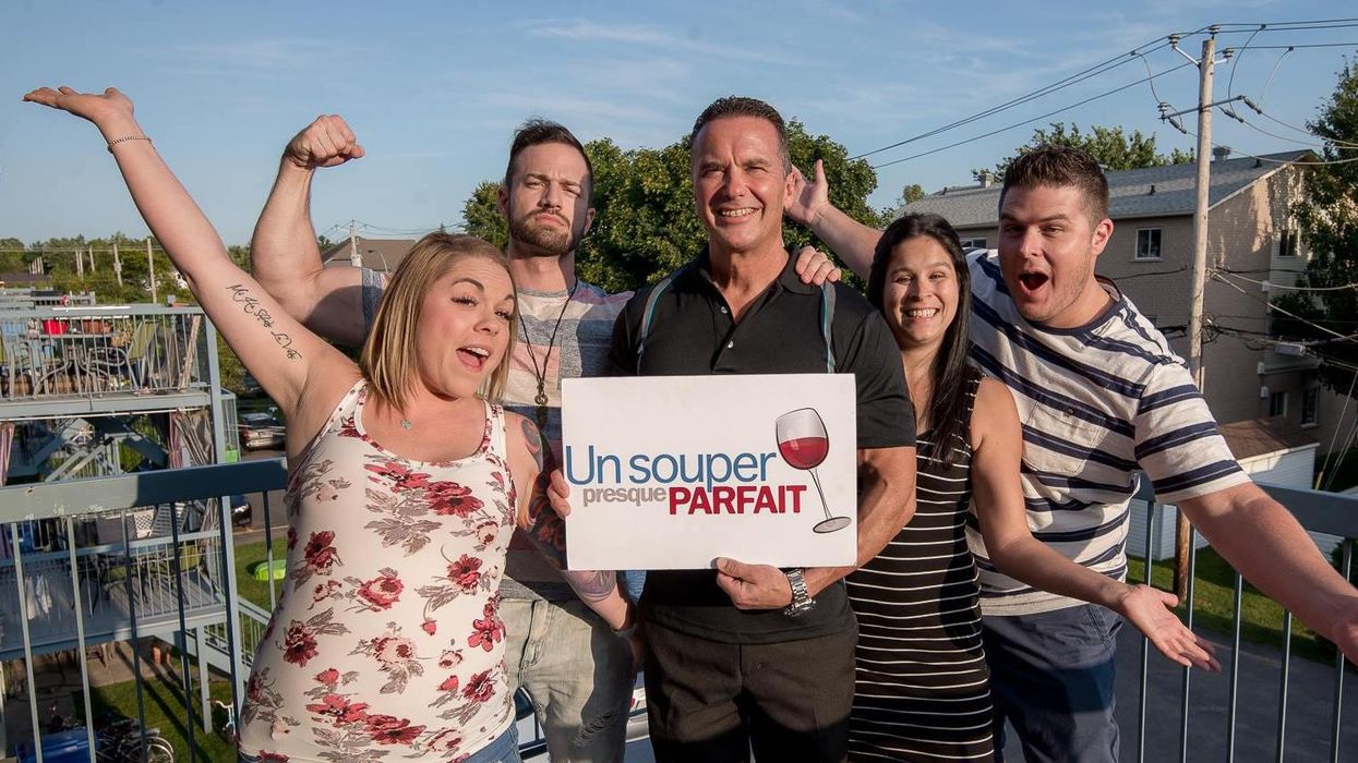 Un groupe de participant à l'émission Un souper presque parfait sur Noovo.