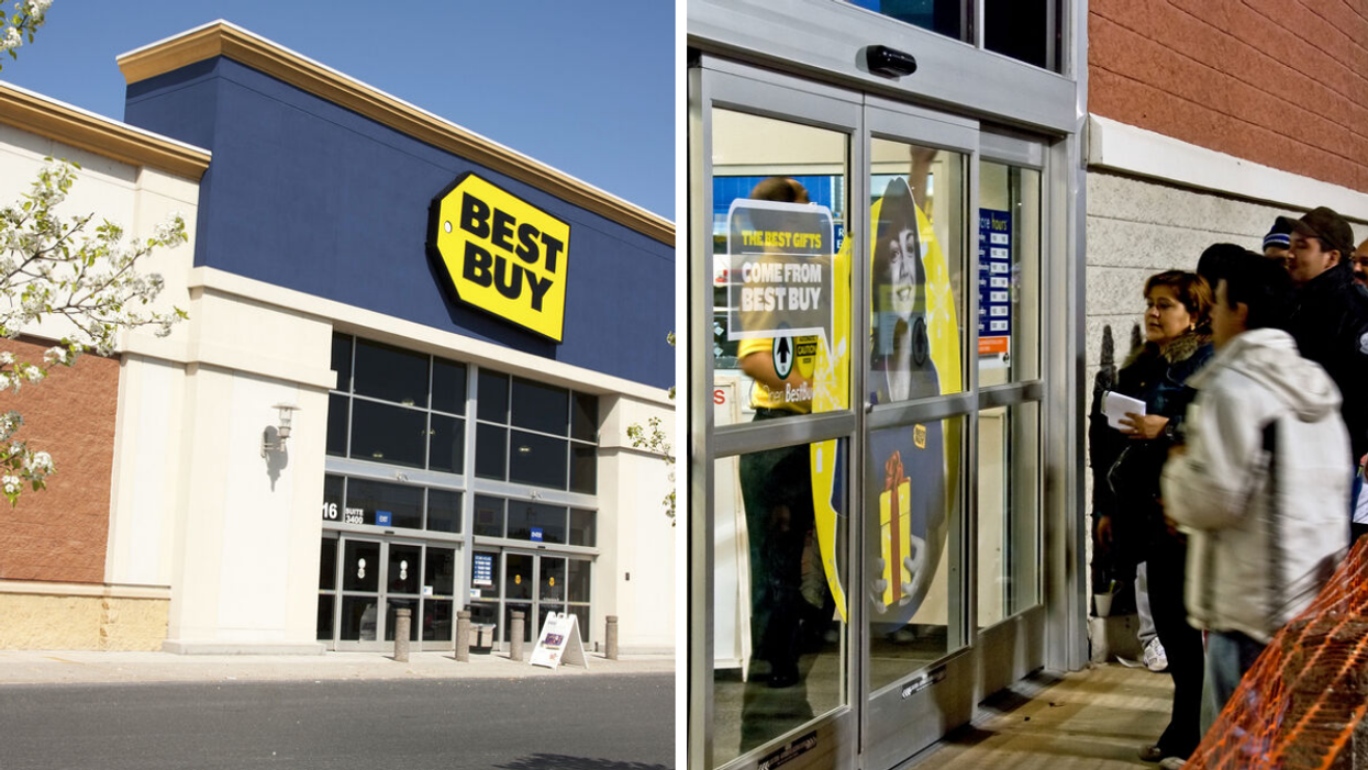 Un magasin Best Buy. Droite : Des clients au Best Buy lors du Vendredi fou.