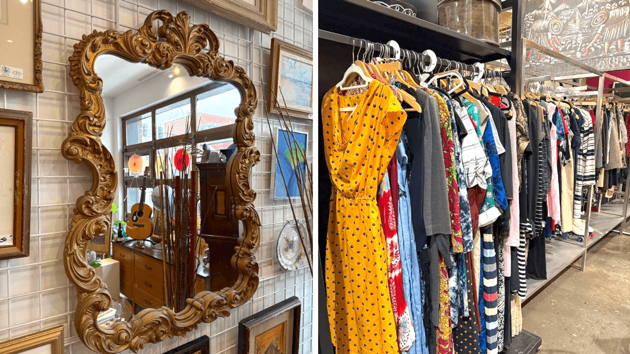 Un miroir dans une friperie. Droite : des vêtements seconde main.