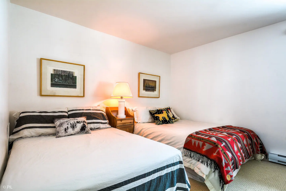 Une autre chambre \u00e0 coucher.