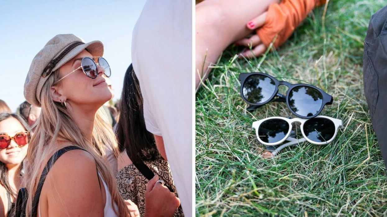 Une femme portant des lunettes de soleil dans la foule d'un festival. A droite : Deux paires de lunettes de soleil sur l'herbe.