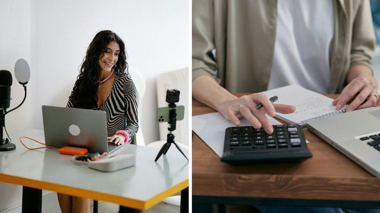 Une femme qui utilise un ordinateur portable en regardant un téléphone intelligent sur un trépied. Droite: Une personne assise à une table en bois avec un bloc-notes et un ordinateur portable, utilisant une calculatrice.