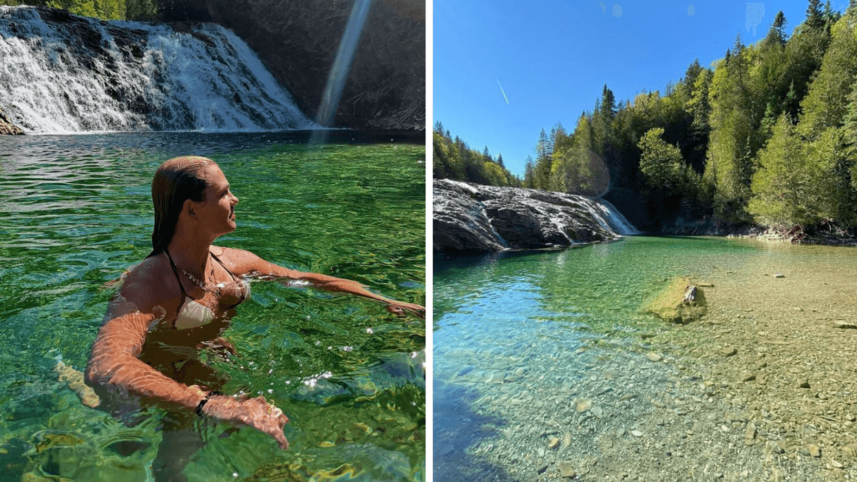 Une femme se baigne dans un bassin naturel aux reflets émeraude devant une chute en Gaspésie. Droite : Une chute et une rivière translucide entourées de forêt dans le parc de la Rivière Émeraude en Gaspésie.