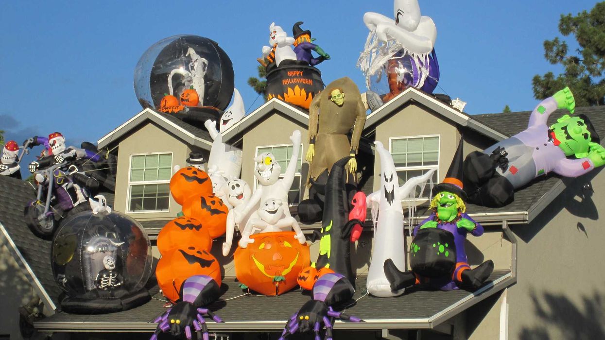 Une maison décorée pour Halloween.