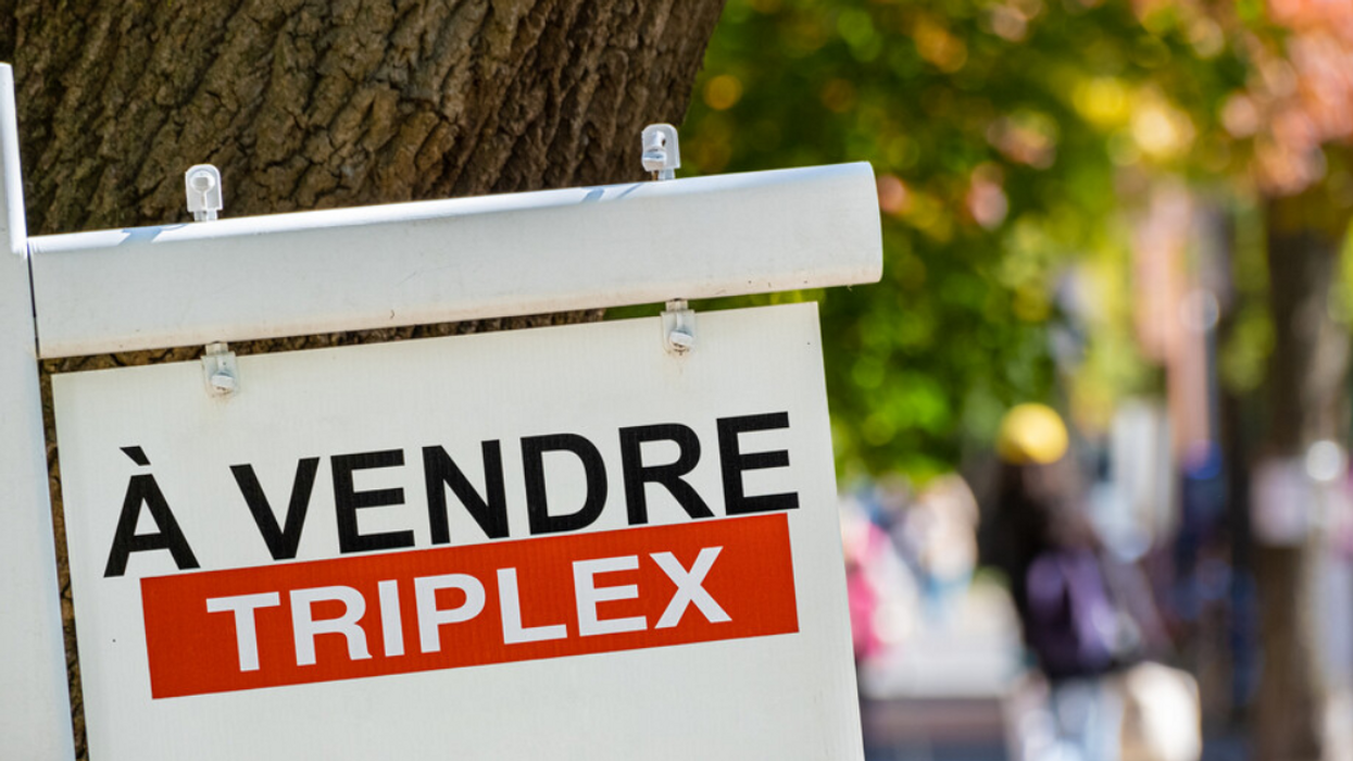 Une pancarte immobilière.