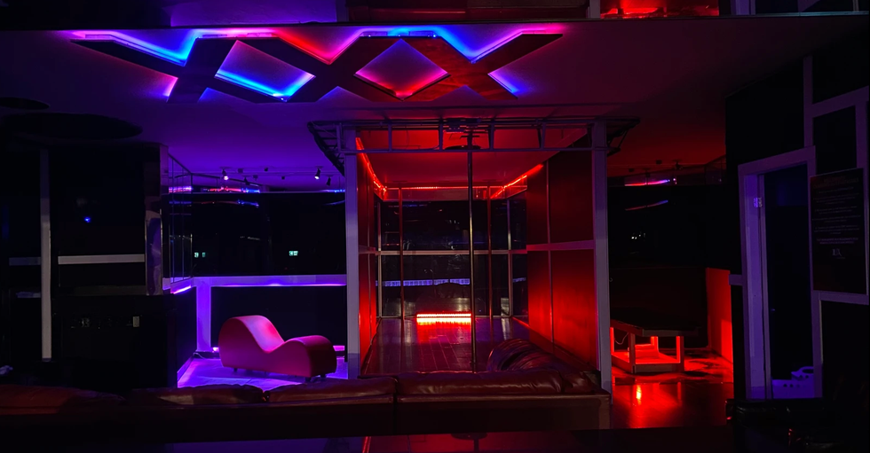 Une partie de la section Luxure du Club Luxuria.