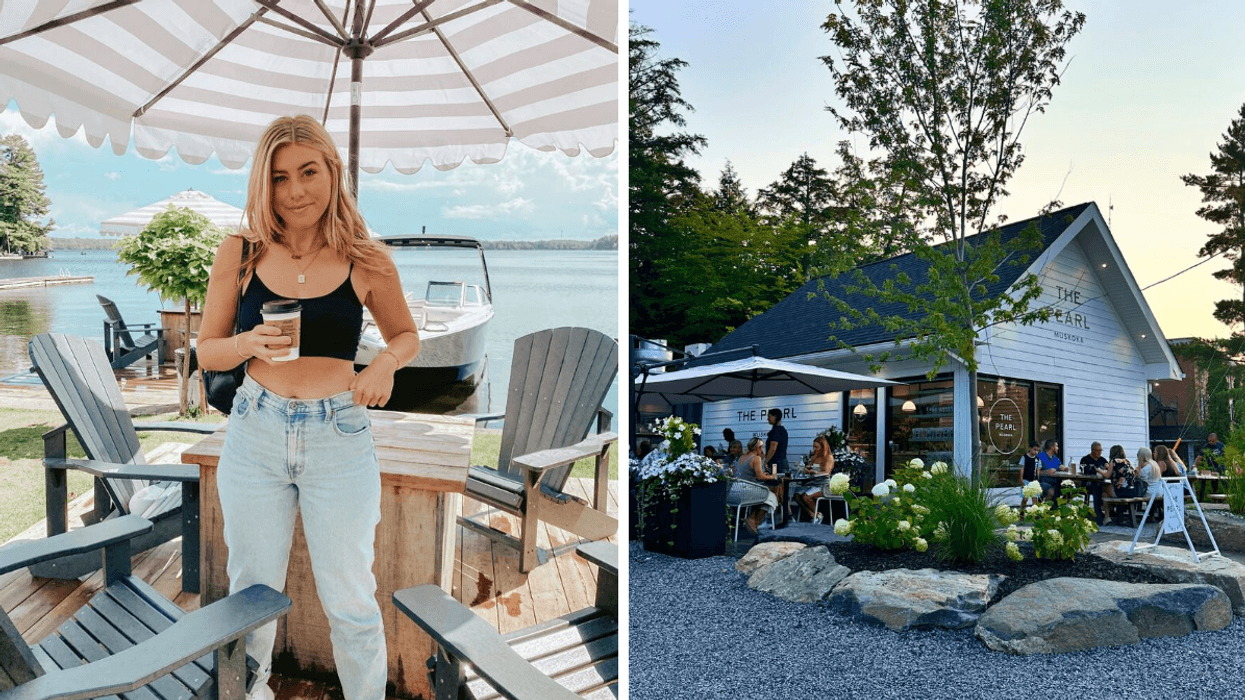 Une personne avec un café au bord de l'eau. Droite : Le marché et snack bar The Pearl.
