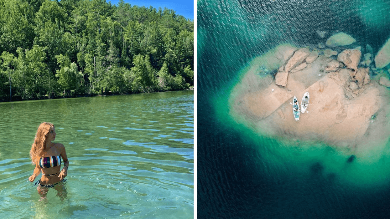 Une personne dans un lac émeraude. Droite : Des planches dans le Lac Edja.