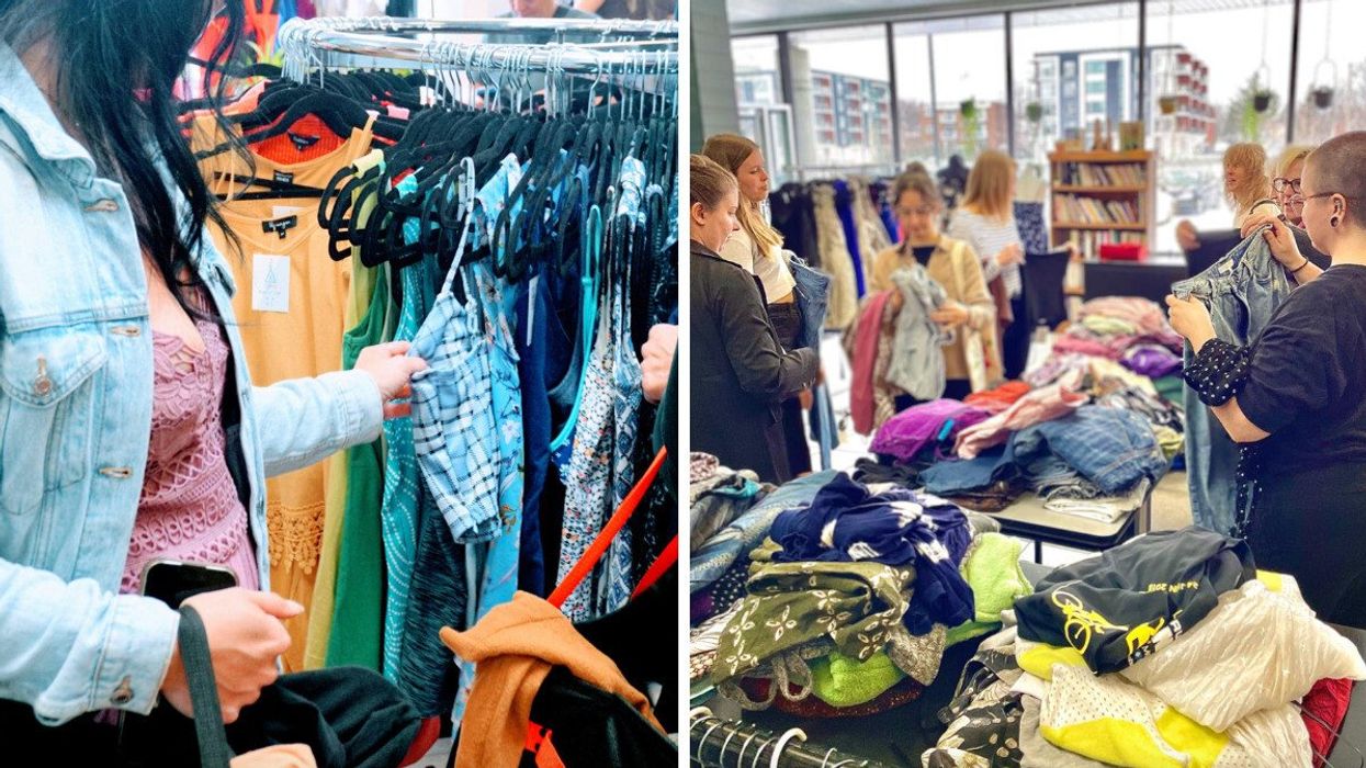 Une personne magasine dans une friperie. Droite : Des tables de vêtements dans une friperie.