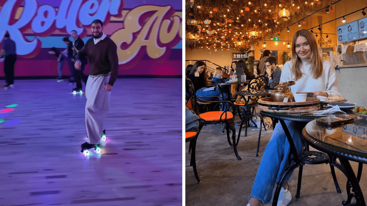 Une personne qui fait du patin à roulettes. Droite : Une personne dans un café.