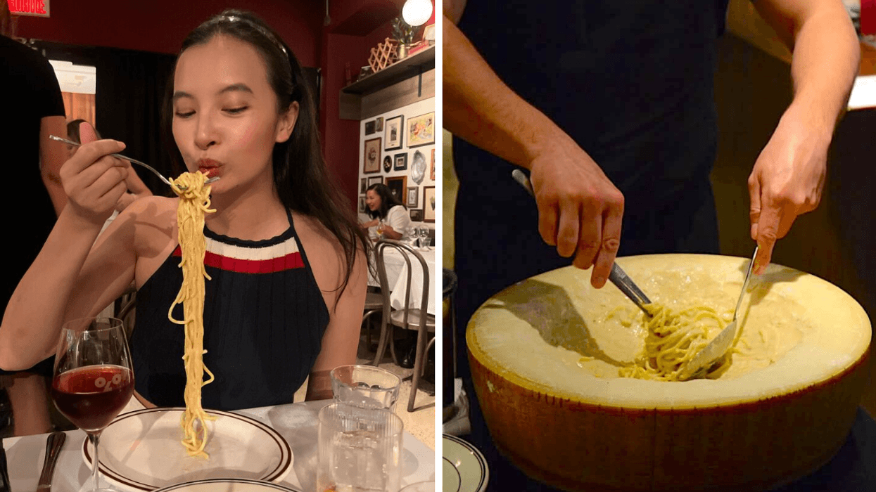 Une personne qui manger des pâtes. Droite : Des pâtes dans une roue de fromage.