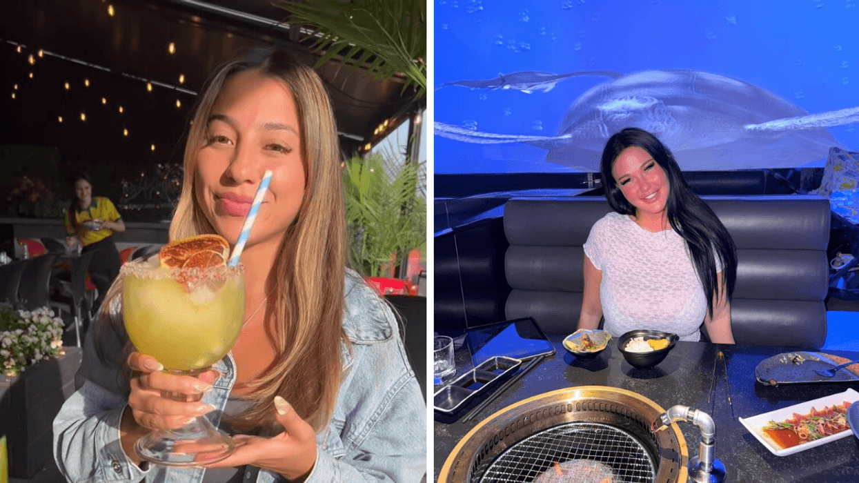 Une personne qui tient un cocktail. Droite : une personne assise dans un restaurant de BBQ coréen.