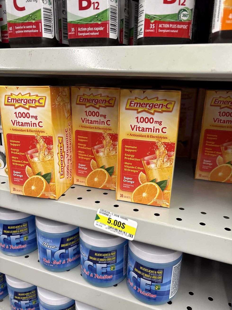 Vitamine C Emergen-C en vente sur les tablettes du Dollarama.