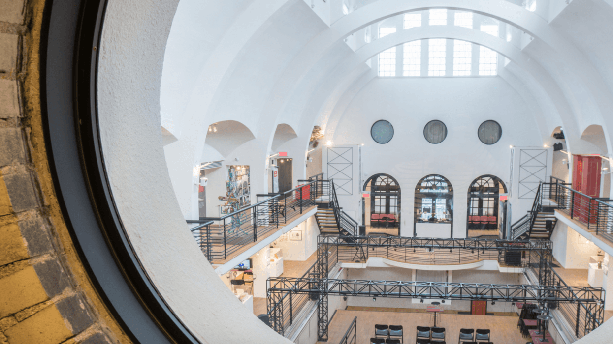 Vu par une fenêtre de l'Écomusée du fier monde.