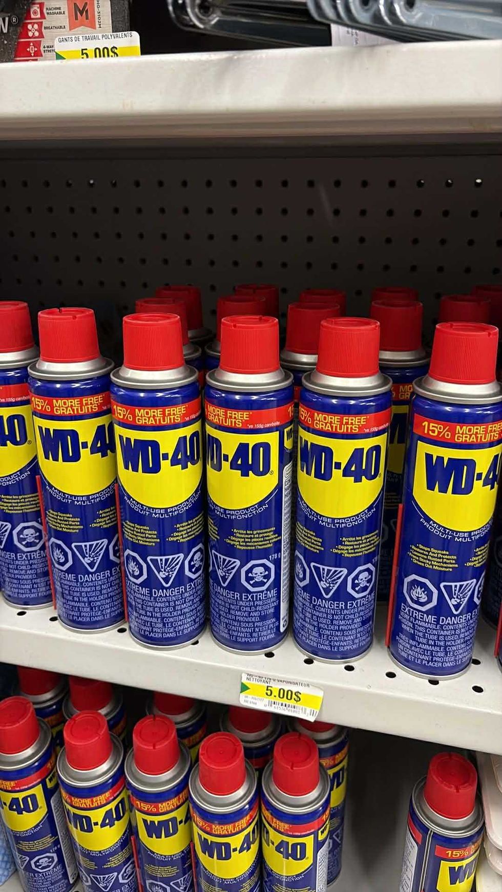 WD-40 sur les tablettes du Dollarama.