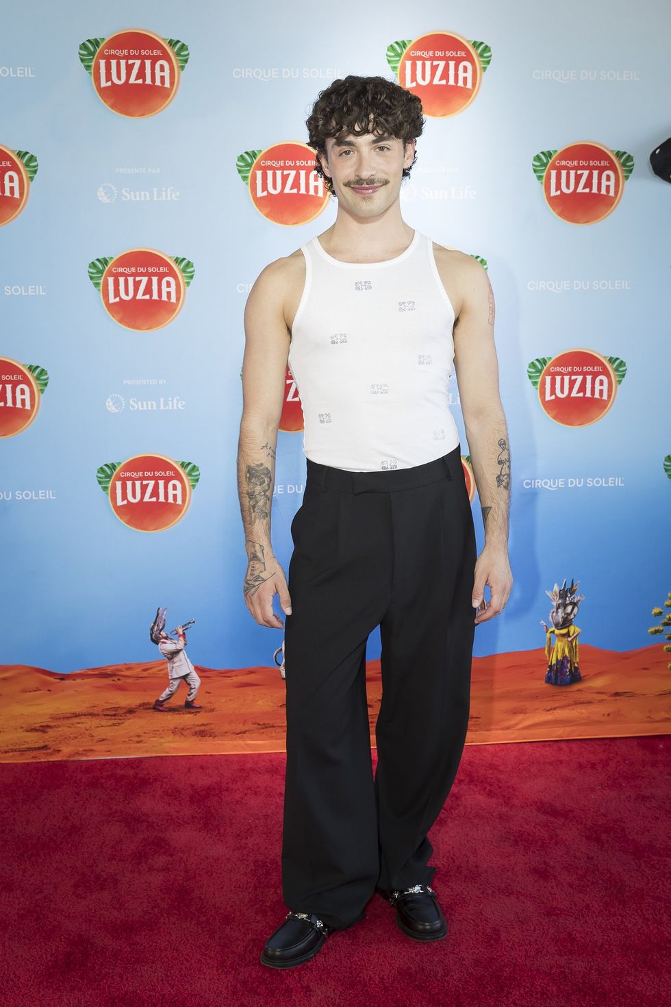 Zo\u00e9 Duval sur le tapis rouge de Luzia du Cirque du Soleil.